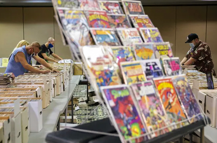 Shopping For Comics at a Convention